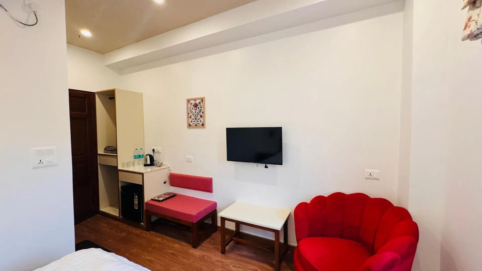 Royal Suite 27 New Delhi 0*,
