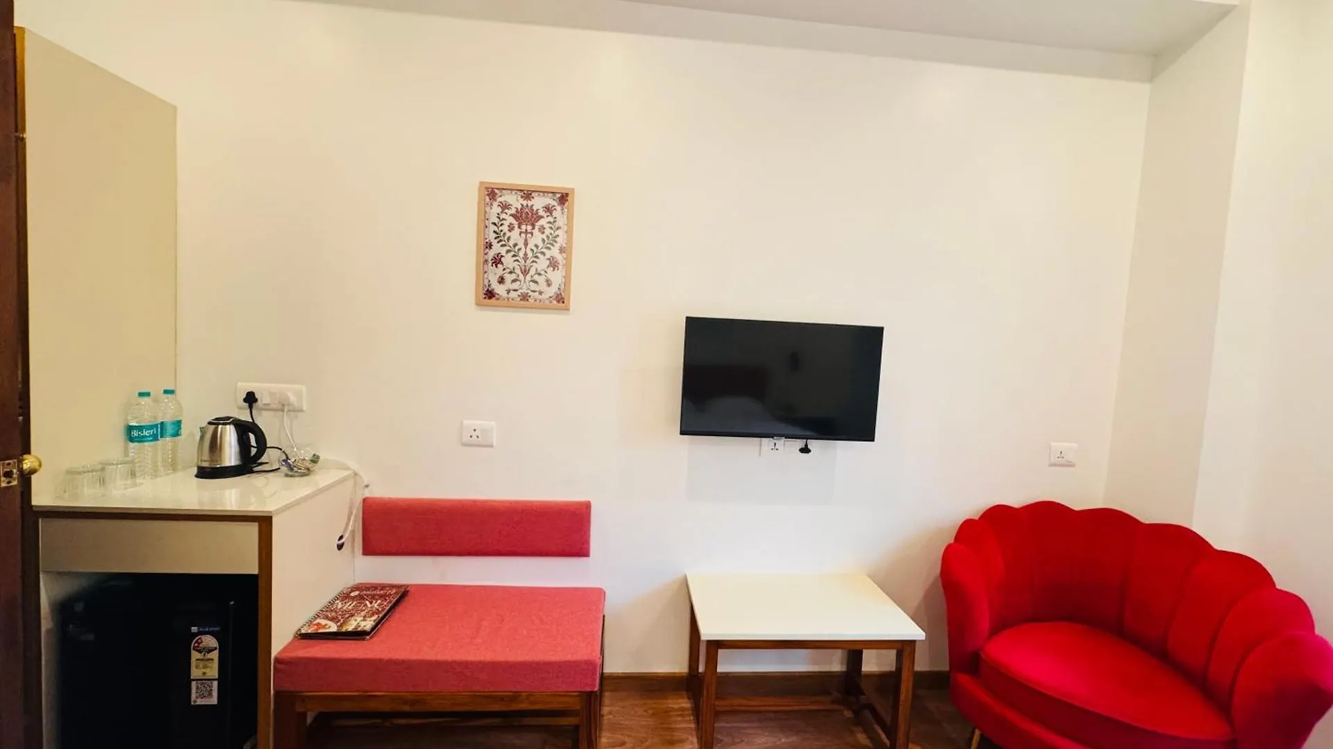 Royal Suite 27 New Delhi Bed & Breakfast