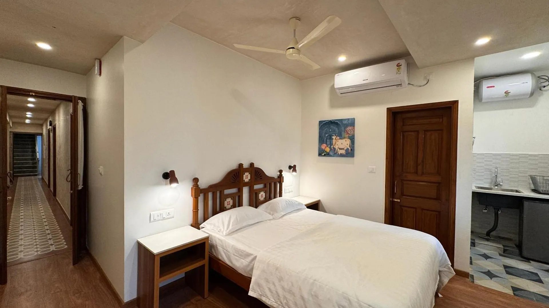 Royal Suite 27 New Delhi Bed & Breakfast
